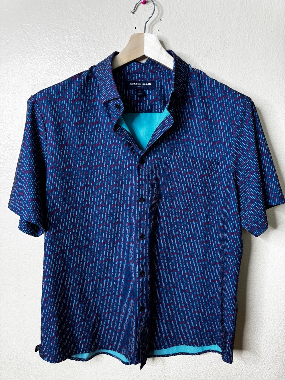 Mizzen+Main Leeward Shirt Men’s Medium Classic Fit Navy Print Short Sleeve